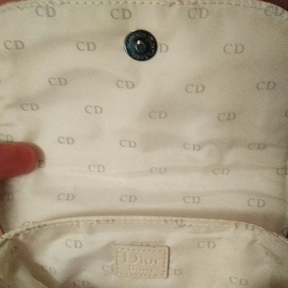 Mini Dior Pouch 👝 - Picture 4 of 8